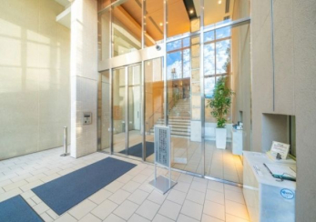 �G���g�����X�@�I�[�g���b�N