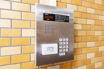 �G���g�����X�@�I�[�g���b�N