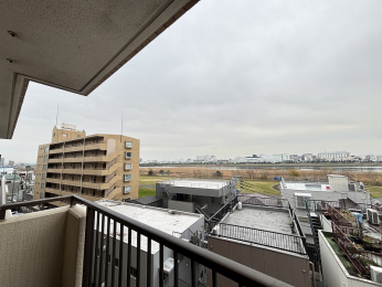 �Z�˂���̒��]�ʐ^�@-