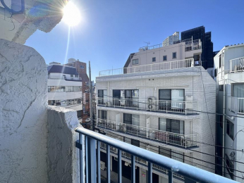 �Z�˂���̒��]�ʐ^�@-