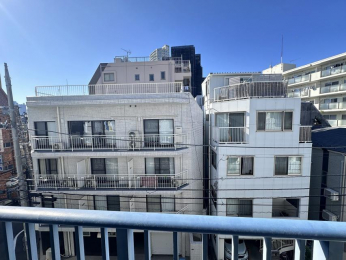 �Z�˂���̒��]�ʐ^�@-