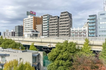 �Z�˂���̒��]�ʐ^�@-