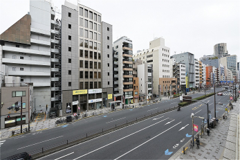 �Z�˂���̒��]�ʐ^�@-