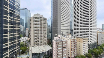 �Z�˂���̒��]�ʐ^�@-