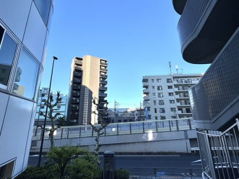 �Z�˂���̒��]�ʐ^�@-