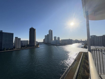 �Z�˂���̒��]�ʐ^�@-