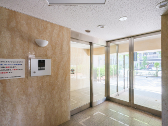 �G���g�����X�@�I�[�g���b�N