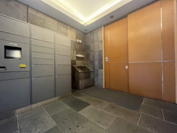 �G���g�����X�@��z�{�b�N�X�E�I�[�g���b�N