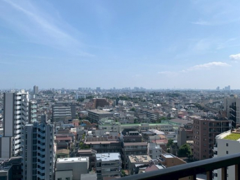 �Z�˂���̒��]�ʐ^�@-