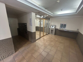 �G���g�����X�@�I�[�g���b�N