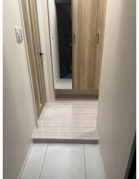 ց@-