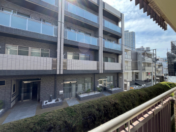 �Z�˂���̒��]�ʐ^�@-