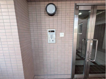 �G���g�����X�@�I�[�g���b�N