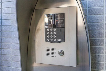 �G���g�����X�@�I�[�g���b�N