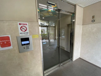 �G���g�����X�@�I�[�g���b�N