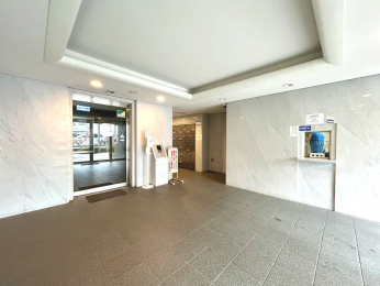 �G���g�����X�@�I�[�g���b�N