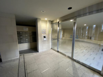 �G���g�����X�@�I�[�g���b�N