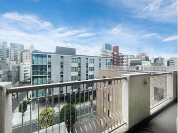 �Z�˂���̒��]�ʐ^�@-