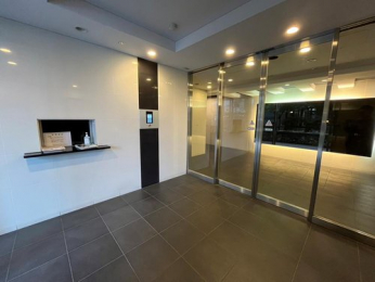 �G���g�����X�@�I�[�g���b�N