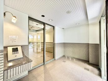 �G���g�����X�@�I�[�g���b�N