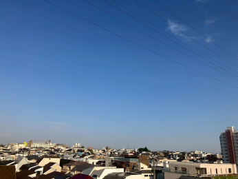 �Z�˂���̒��]�ʐ^�@-