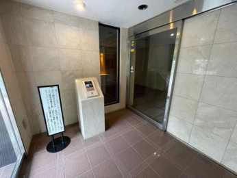 �G���g�����X�@�I�[�g���b�N