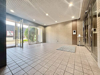 �G���g�����X�@�I�[�g���b�N