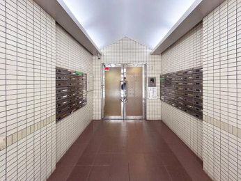 �G���g�����X�@�I�[�g���b�N