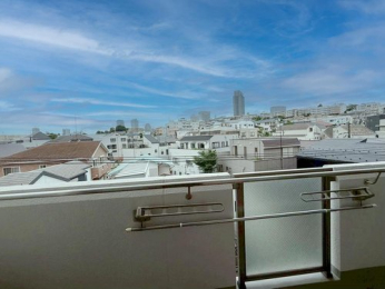 �Z�˂���̒��]�ʐ^�@-