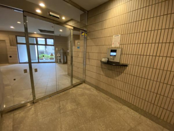 �G���g�����X�@�I�[�g���b�N