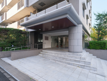 �G���g�����X�@�I�[�g���b�N