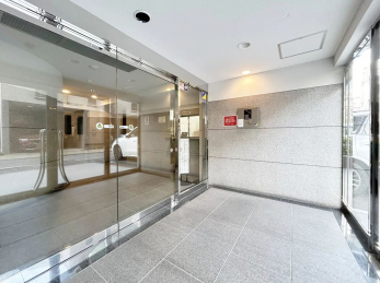 �G���g�����X�@�I�[�g���b�N