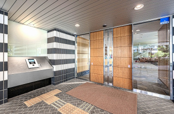 �G���g�����X�@�I�[�g���b�N