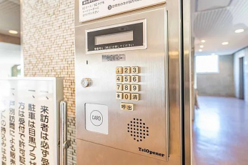 �G���g�����X�@�I�[�g���b�N