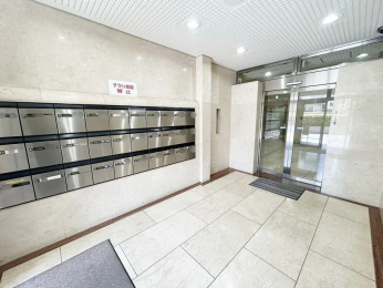 �G���g�����X�@�I�[�g���b�N