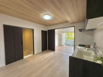 ���r���O�ȊO�̋����@�_�C�j���O���[��