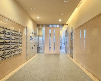 �G���g�����X�@�I�[�g���b�N