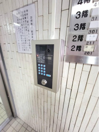 �G���g�����X�@�I�[�g���b�N