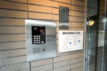 �G���g�����X�@�I�[�g���b�N