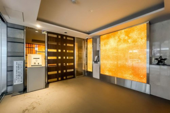 �G���g�����X�@�I�[�g���b�N�E��z�{�b�N�X