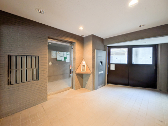 �G���g�����X�@�I�[�g���b�N