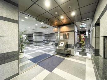 �G���g�����X�@�I�[�g���b�N