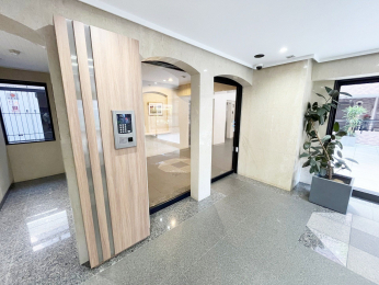 �G���g�����X�@�I�[�g���b�N