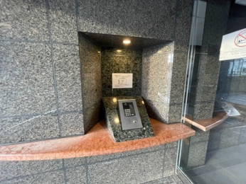 �G���g�����X�@�I�[�g���b�N