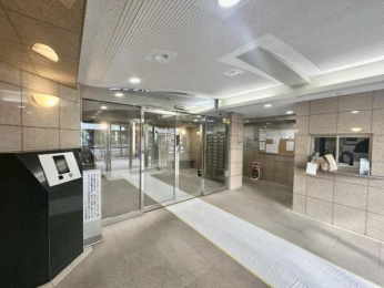 �G���g�����X�@�I�[�g���b�N