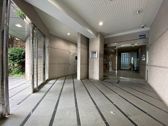 �G���g�����X�@�I�[�g���b�N�E��z�{�b�N�X