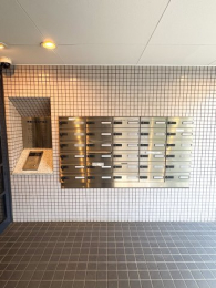 �G���g�����X�@�I�[�g���b�N�E���[���{�b�N�X