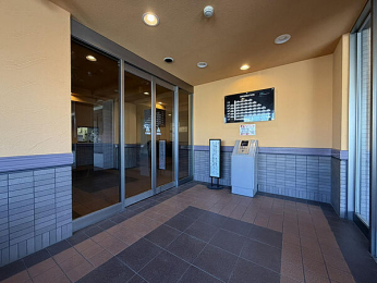 �G���g�����X�@�I�[�g���b�N