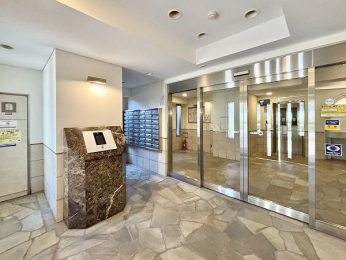 �G���g�����X�@�I�[�g���b�N