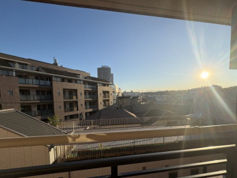 �Z�˂���̒��]�ʐ^�@-